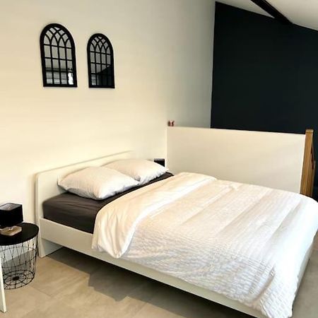 Appartement Duplex Avec Jardin อิงแกร์ไซม์ ภายนอก รูปภาพ