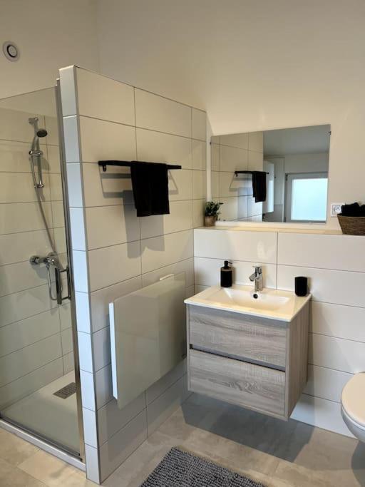 Appartement Duplex Avec Jardin อิงแกร์ไซม์ ภายนอก รูปภาพ